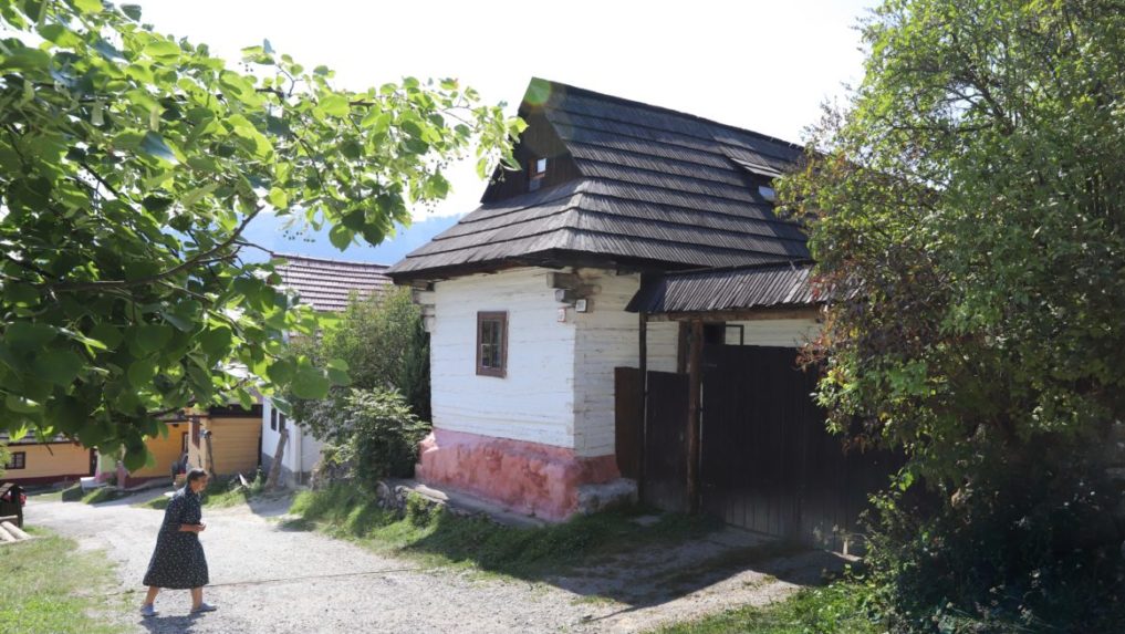 Dom v pamiatkovej rezervácii ľudovej architektúry Vlkolínec.