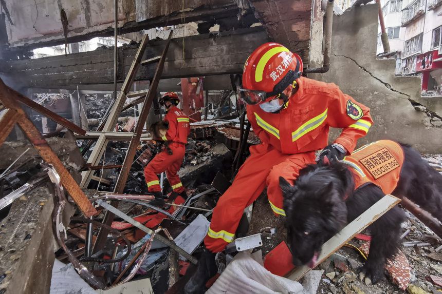 Po výbuch plynu v Číne hlásia najmenej deväť obetí