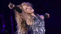 Kolumbijská speváčka Shakira počas koncertu v Madison Square Garden v New Yorku.