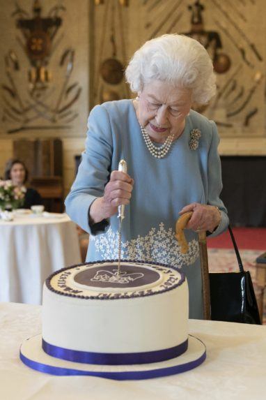 Je symbolom monarchie už 70 rokov. Kráľovná Alžbeta II. oslavuje jubileum na tróne