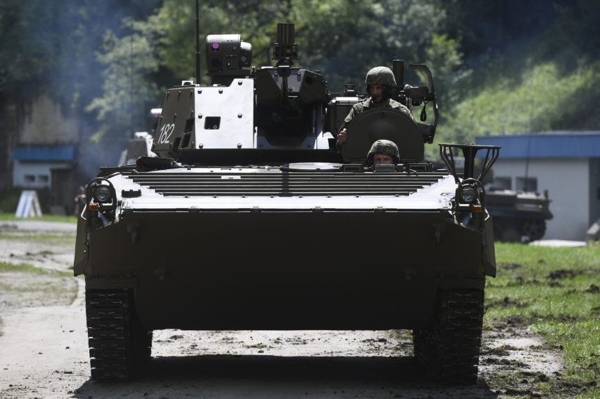 Ministerstvo obrany dostalo ponuku na pásové obrnené bojové vozidlá od štyroch krajín