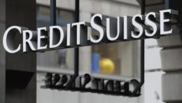logo švajčiarskej banky Credit Suisse v Zürichu