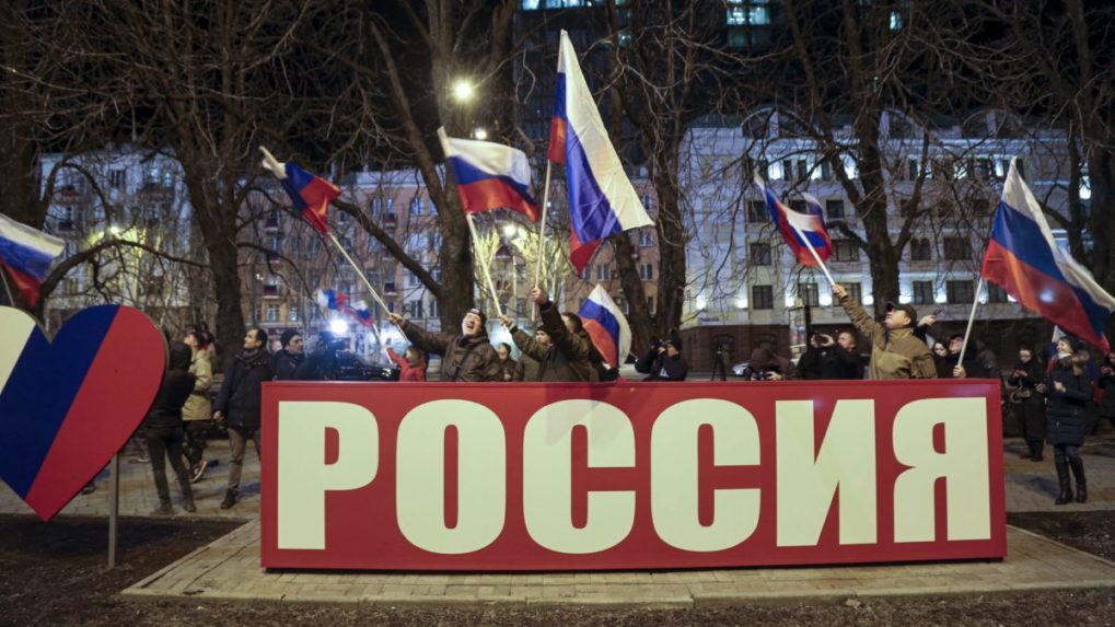 Parlamenty Doneckej a Luhanskej republiky ratifikovali zmluvy o priateľstve s Ruskom