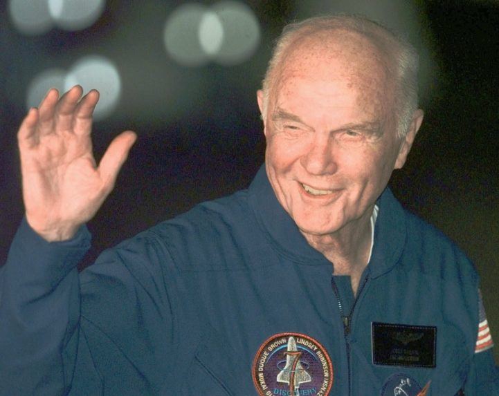 Pred 60 rokmi americký kozmonaut John Glenn obletel Zem, do vesmíru sa ešte vrátil ako 77-ročný