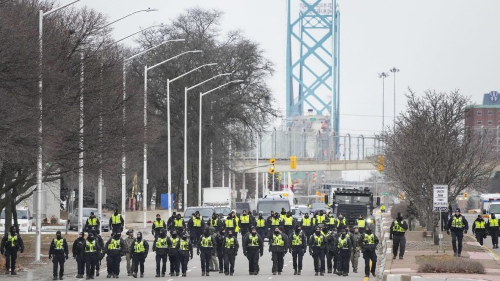 Kanadská polícia rozohnala demonštráciu na moste s USA