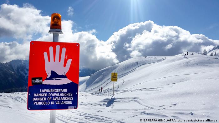 Počet obetí lavín v Rakúsku stúpol na osem