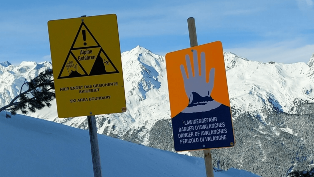Pád lavíny v Rakúsku si vyžiadal tri obete