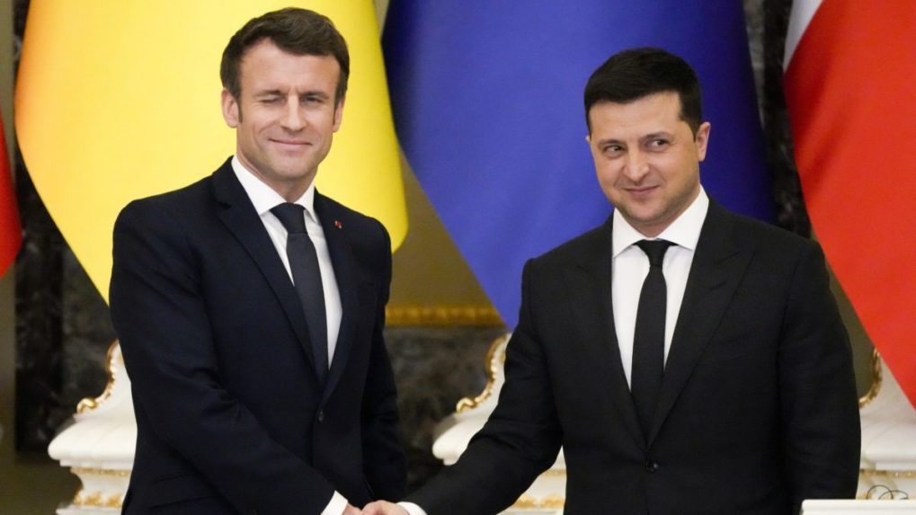 Macron: Vyriešenie sporu okolo Ukrajiny môže trvať ešte mesiace