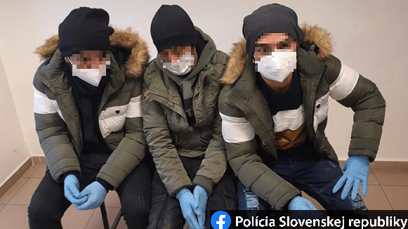 Slovenskí a maďarskí policajti odhalili vo vlakoch 7 nelegálnych migrantov