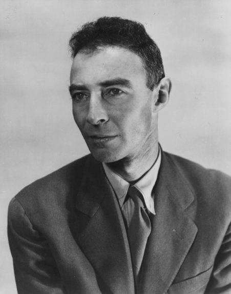 Americký vedec Julius Robert Oppenheimer (1944).