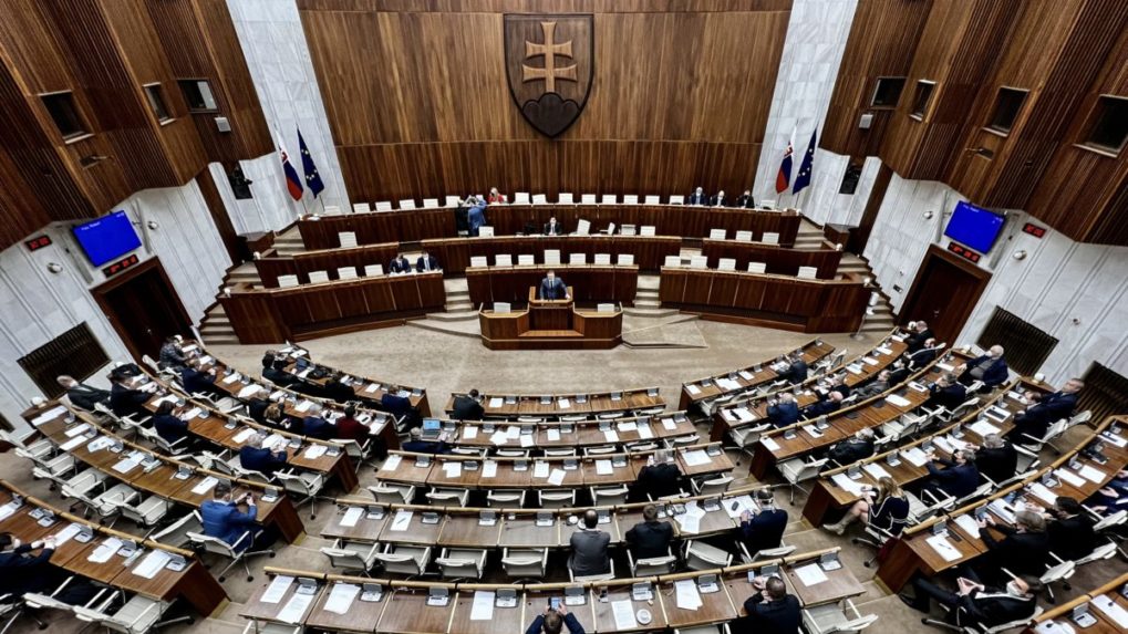 Zásahom NAKA na bratislavskom súde sa zaoberal ústavnoprávny výbor