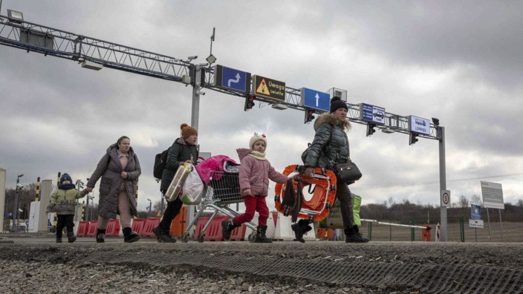 Morawiecki: Od začiatku ruskej invázie prišlo do Poľska zhruba 300 000 utečencov