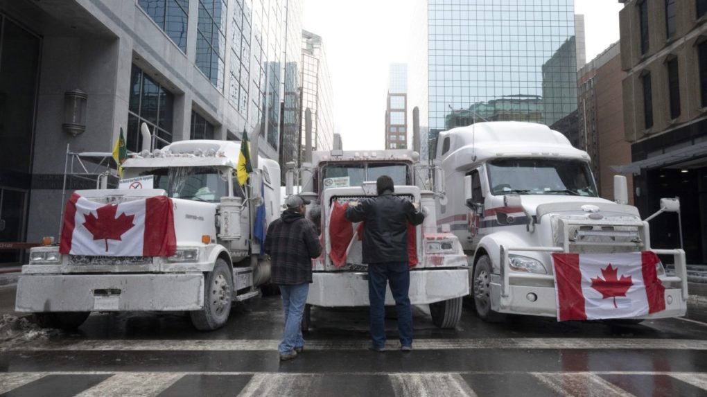 Kanadská polícia zhabala palivo protestujúcim kamionistom