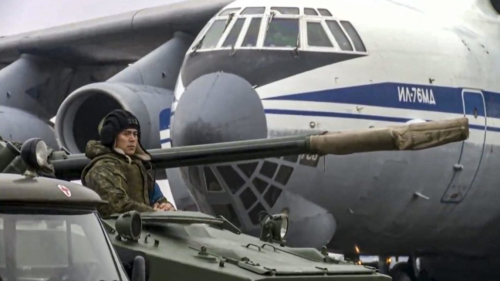 Pentagón tvrdí, že Rusko v Stredomorí zakročilo proti lietadlám USA