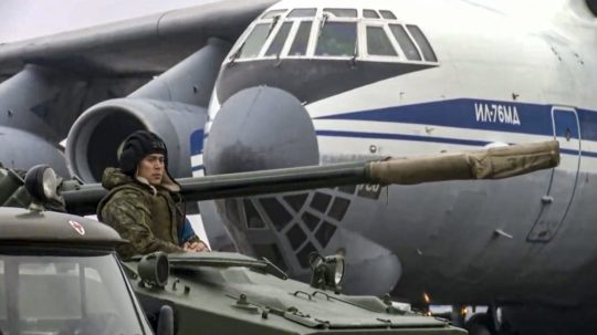 Na snímke ruské vojenské lietadlo.