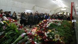 Spomienka na obete útoku v moskovskom metre