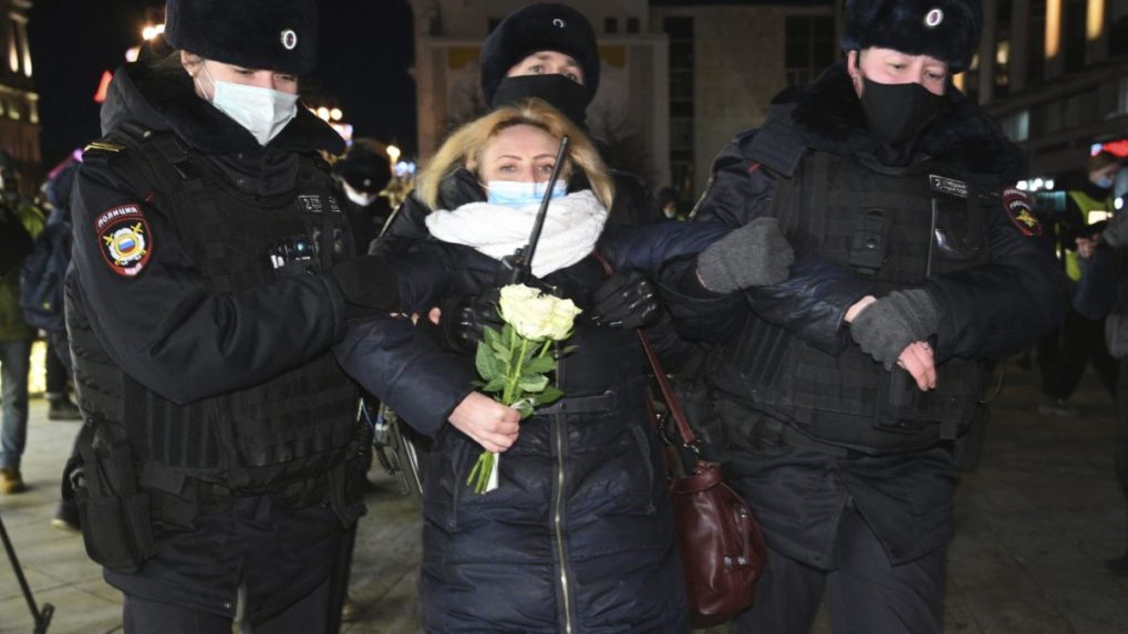 V Rusku zadržali pri protivojnových protestoch vyše 1 700 ľudí