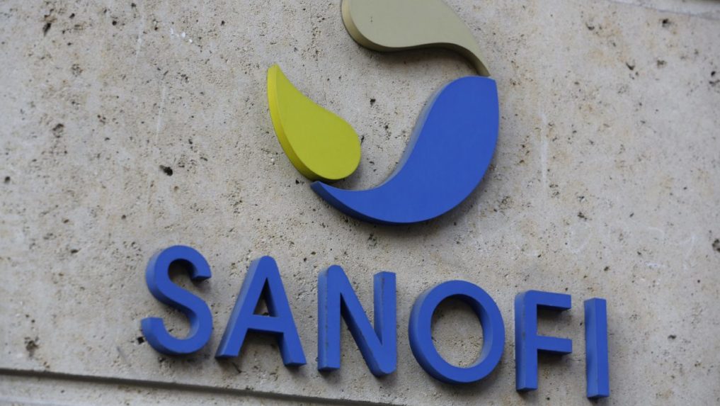 Firma Sanofi tvrdí, že skúšky jej koronavíusovej vakcíny ukázali pozitívne výsledky