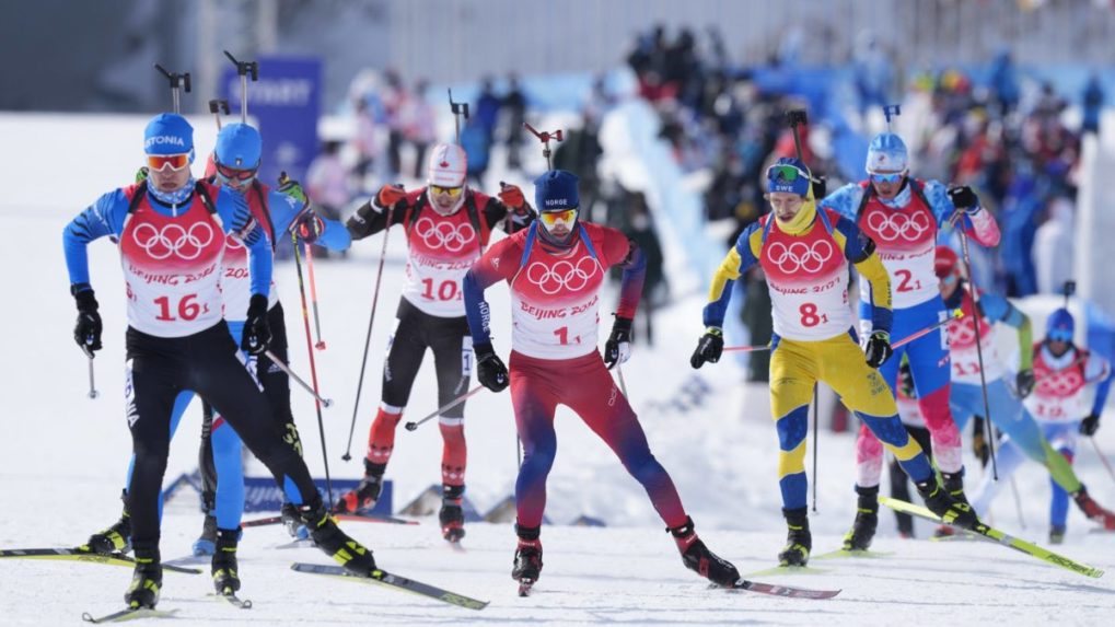 ZOH 2022: Nóri ovládli biatlonovú štafetu mužov, Slováci nedokončili