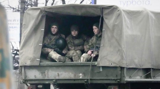 Ukrajinskí vojaci v Mariupole.