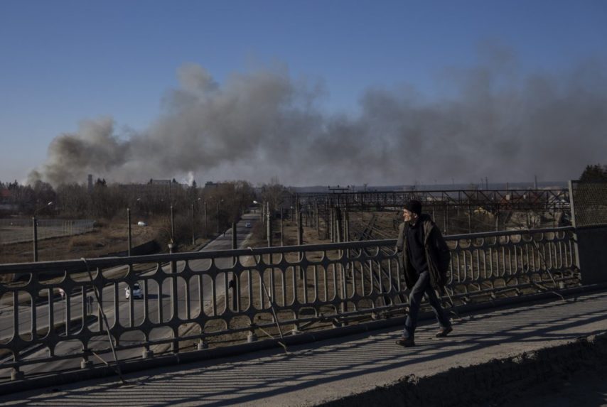 Rusko vypálilo rakety na budovu ukrajinského letectva, tvrdí Kyjev