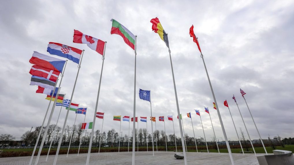 NATO uvažuje nad rozšírením svojej stálej prítomnosti v pobaltských krajinách