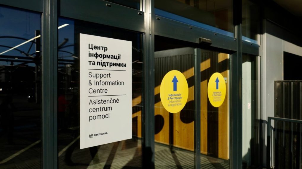 Bratislava otvorila asistenčné centrum pomoci pre ukrajinských utečencov