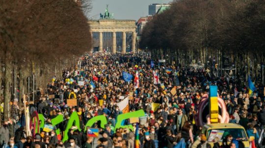 Protest proti vojne na Ukrajine v Berlíne.