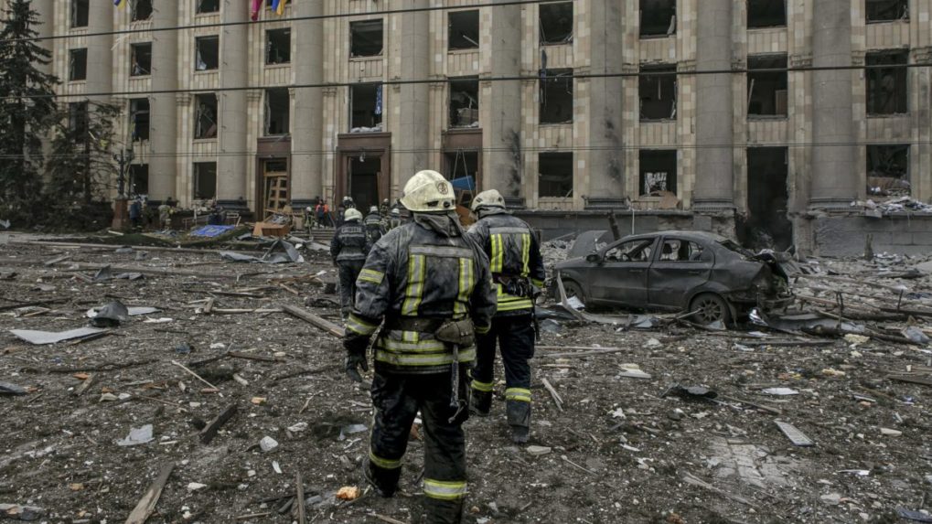 Ruské vojsko podľa NATO na Ukrajine používa zakázané kazetové bomby