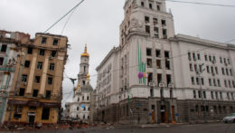Pohľad na ukrajinské mesto Charkov zasiahnuté ruským ostrešovaním.