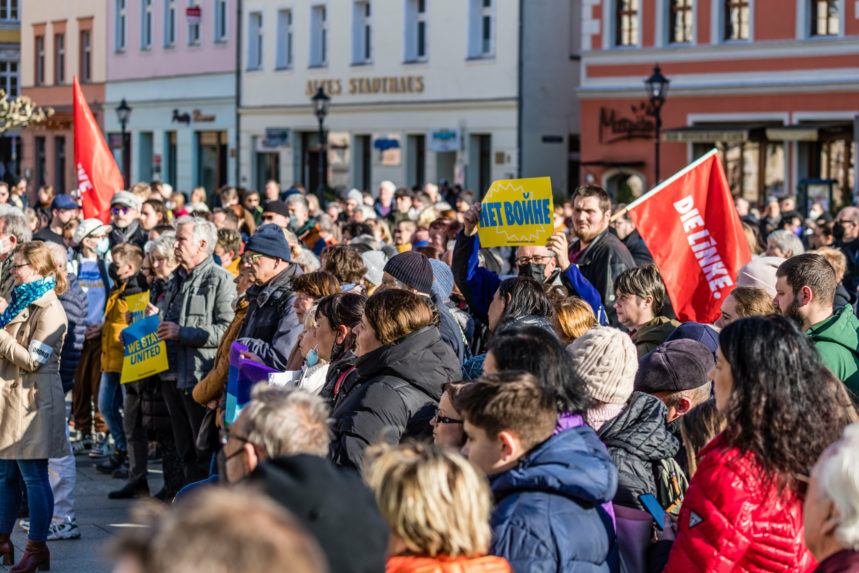 V Nemecku protestovalo proti Putinovej agresii na Ukrajine viac ako 100 000 ľudí