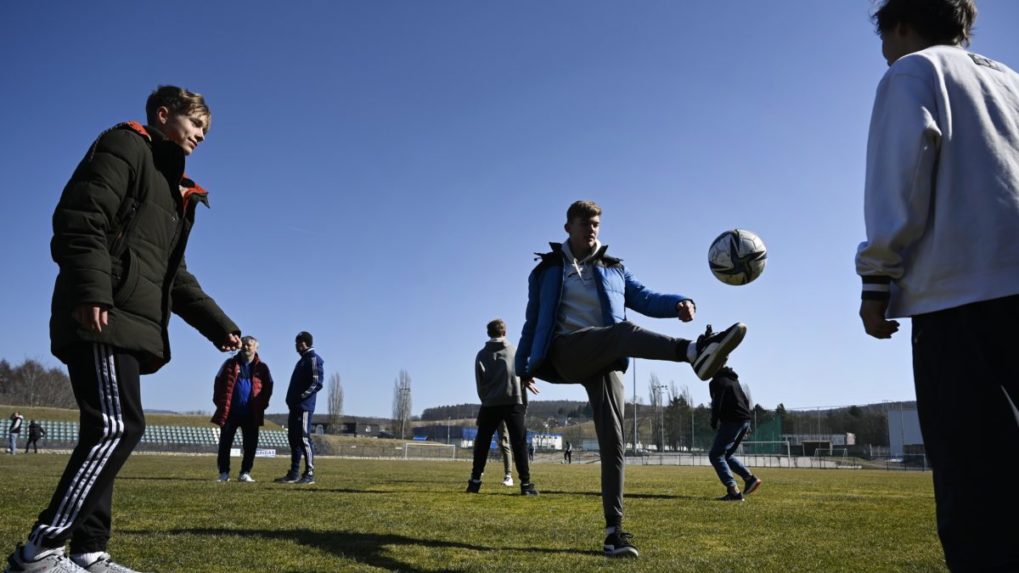 Mladí futbalisti z Kyjeva našli útočisko v Bánovciach nad Bebravou