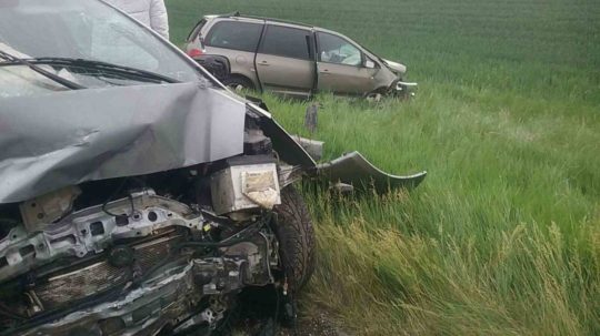 Dopravná nehoda pri obci Iža, pri ktorej vinník zabil dvoch ľudí.