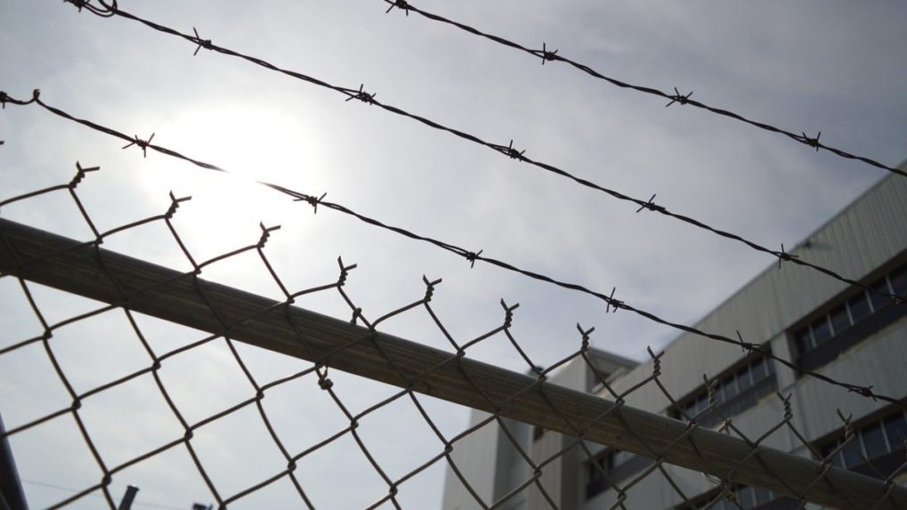 Pri výtržnostiach v kolumbijskej väznici zomrelo 49 odsúdených