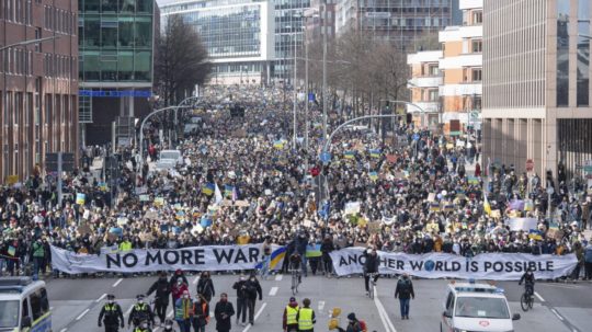 Tisíce demonštrantov sa zúčastnili na proteste v Hamburgu.