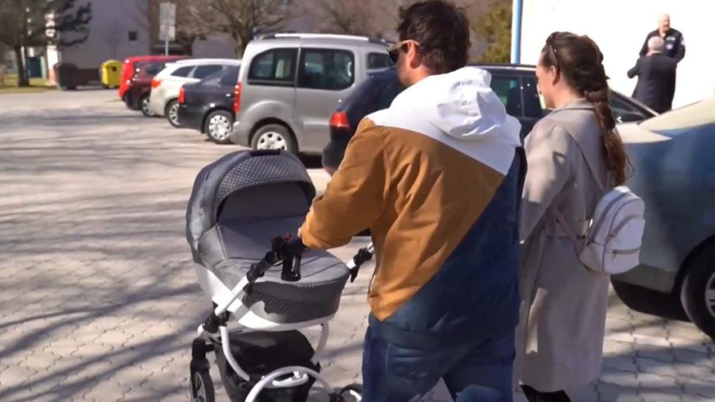 Bude otcovská dovolenka realitou? O dvoch týždňoch voľna pre čerstvých otcov rozhodne vláda
