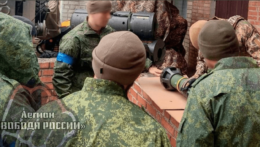 Na snímke ruskí vojaci v cudzineckej légii Sloboda Rusku.