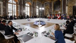 Rokovanie lídrov EÚ na samite vo Versailles.