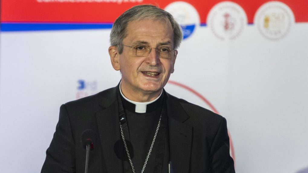 Biskupi odkázali veriacim, aby naďalej pomáhali utečencom
