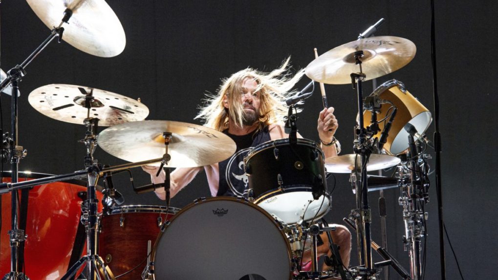 Zomrel bubeník kapely Foo Fighters Taylor Hawkins