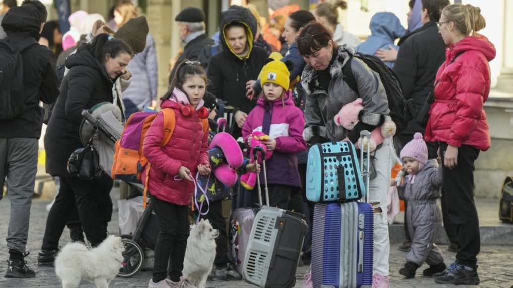 Neznáme osoby mali vykrikovať po ukrajinských utečencoch v ich útočisku