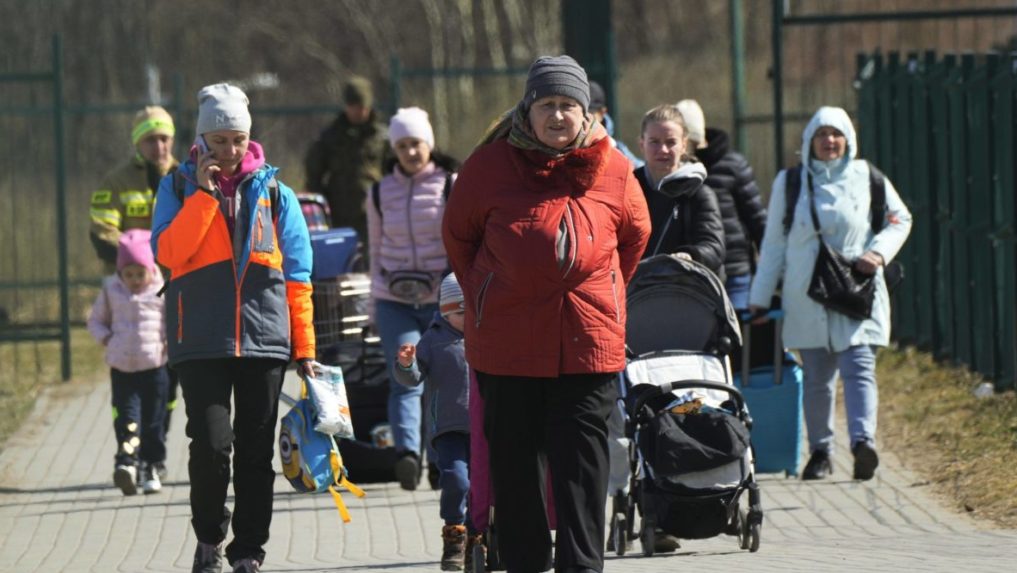 Vyše 90 percent Poliakov podporuje prijímanie utečencov z Ukrajiny