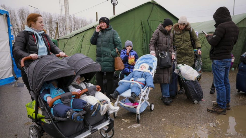 V súvislosti s vlnou utečencov z Ukrajiny vyhlásila česká vláda núdzový stav
