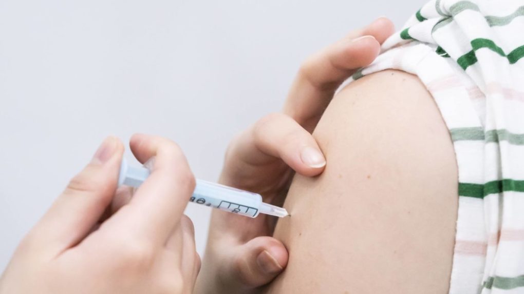 EÚ zabezpečila pre Ukrajincov vakcíny proti záškrtu a tetanu