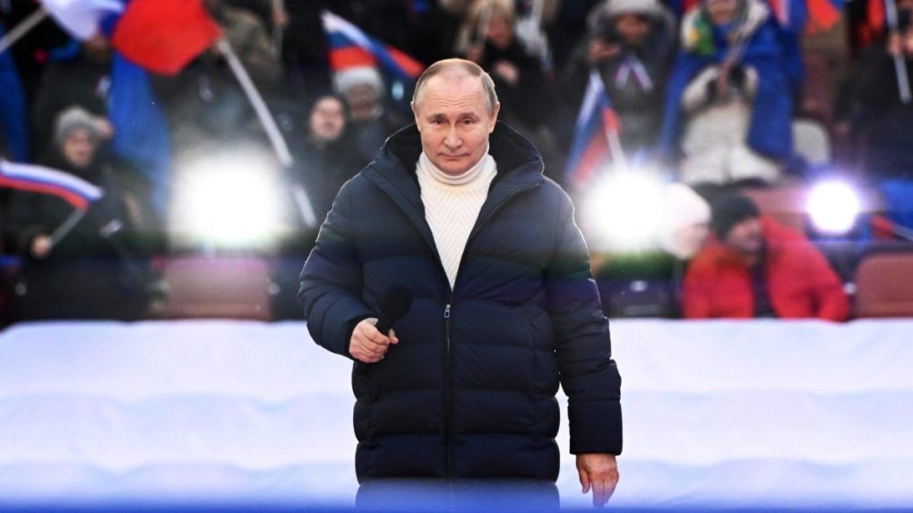 Britskí expremiéri podporili výzvu na postavenie Putina pred medzinárodný súd