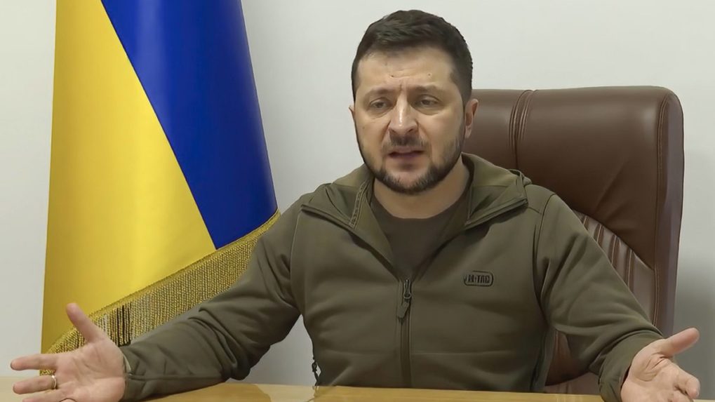 Zelenskyj hovorí o úmysle oslobodiť Mariupol. Žiada tanky aj stíhačky