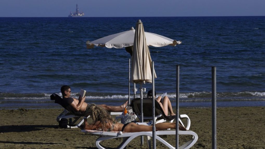Cyprus zrušil povinnosť testovania pre väčšinu cestujúcich