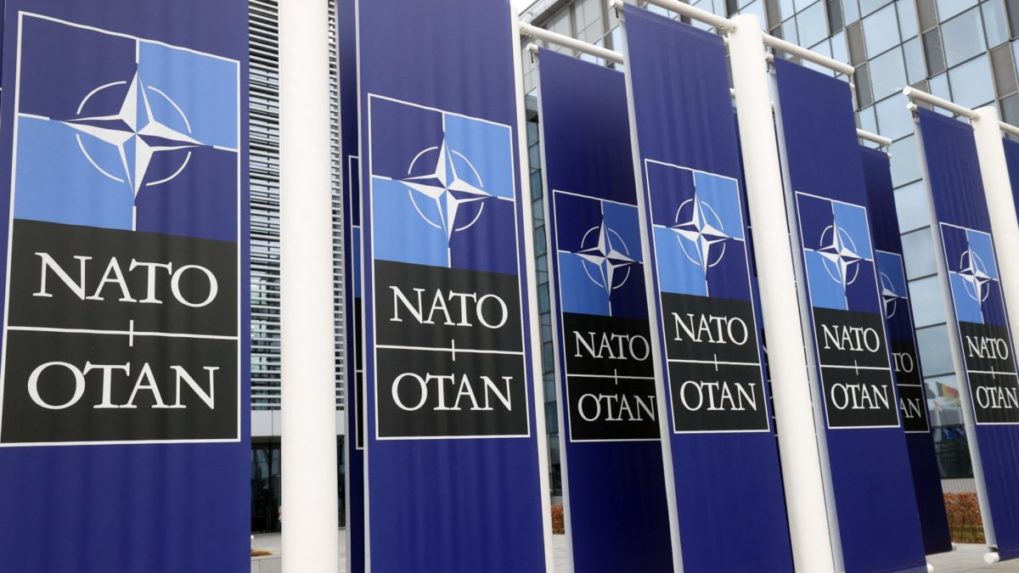 Francúzsky parlament odobril vstup Fínska a Švédska do NATO