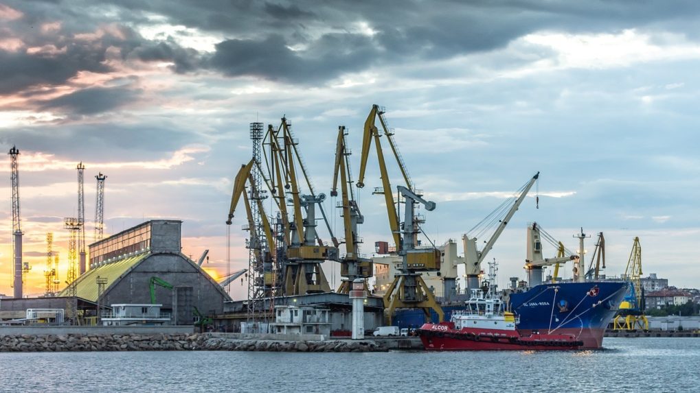 Bulharsko i Rumunsko zakázali ruským lodiam vstup do ich prístavov