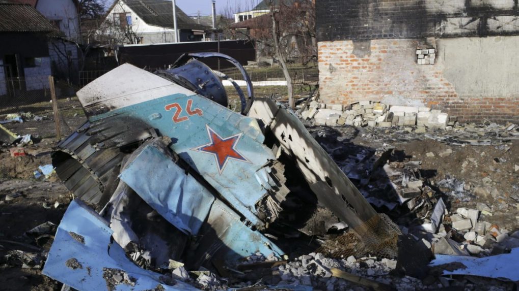 Ruské vojská sa už úplne stiahli zo severu Ukrajiny, tvrdí Británia